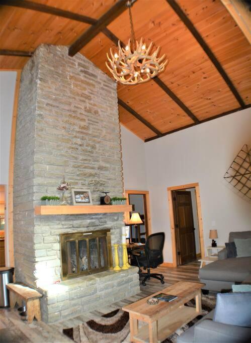 Cozy Cabin With Boosted Wi-Fi Beech Mountain Exterior photo